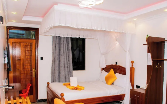 The Grand Brystal Hotel