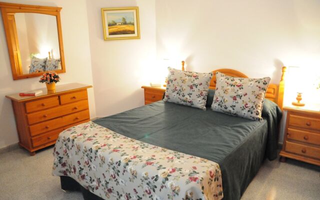 Отель EmyCanarias Holiday Homes Vecindario Весиндарио вид на фасад