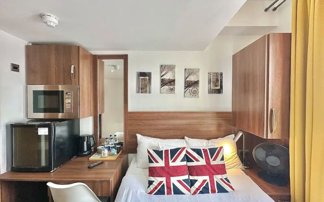 205 Earls Court