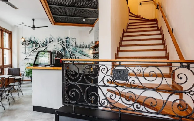 Djumba Hotel & Cafe