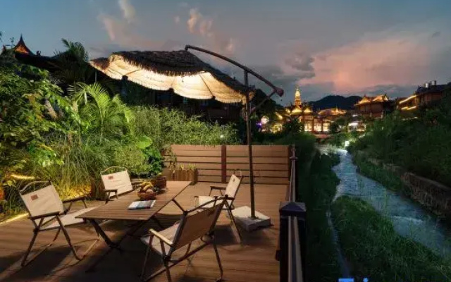 Shuangyu Homestay (Mangshi Yi Nationality Ancient Town)