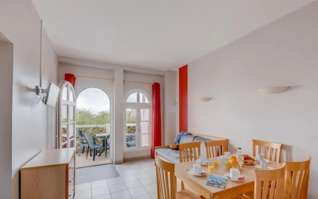 Seaside Apartment for 6 in Loire