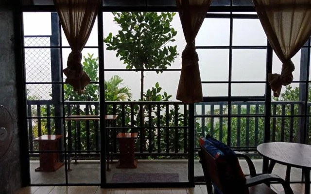 Pilok hillhouse