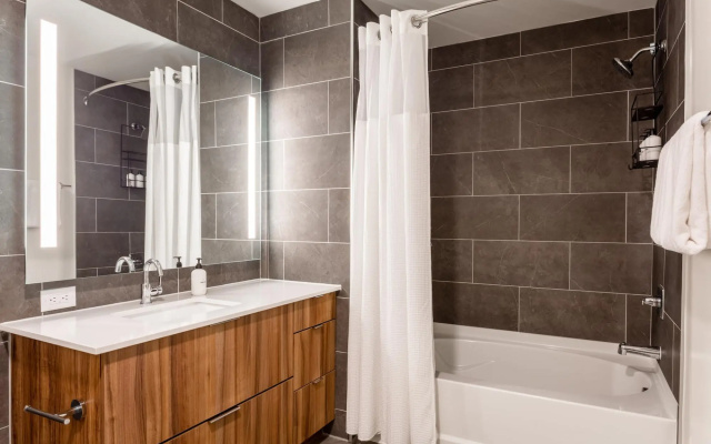 Austin Remote Work Friendly 2BD 2BA Apartment