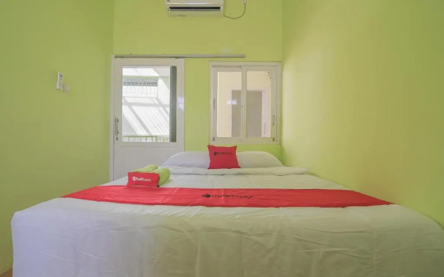 RedDoorz Syariah near Museum Wisma Karya Subang