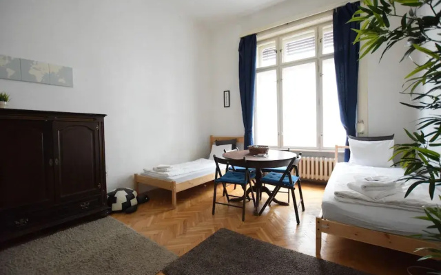 Budget Apartment by Hi5 - Városház 12.