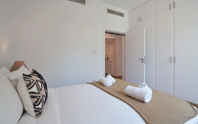 Luxurious Apt with Balcony The Greens Dubai