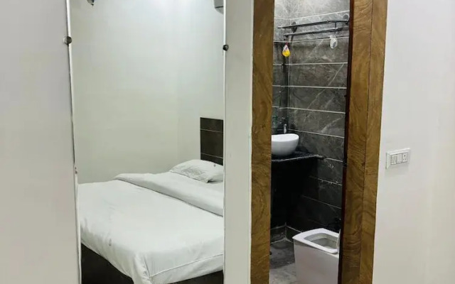 Lotustar Hotel