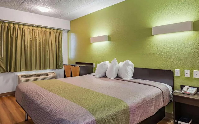 Days Inn by Wyndham Cincinnati I-71
