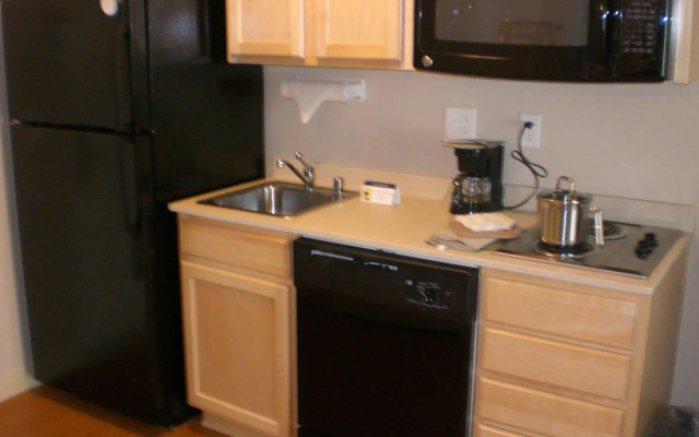 Candlewood Suites Milwaukee Brown Deer by IHG