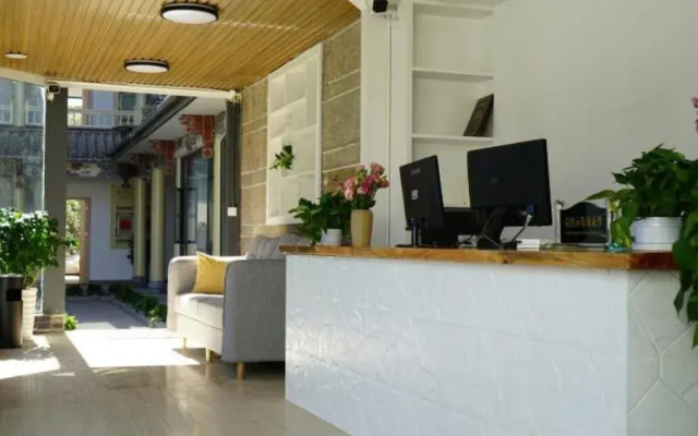 Cat Whisper Inn（Dali Old Town South Gate Branch）