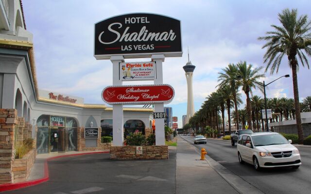 Отель Shalimar Hotel of Las Vegas США, Лас-Вегас - отзывы, цены и фото номеров - забронировать отель Shalimar Hotel of Las Vegas онлайн вид на фасад