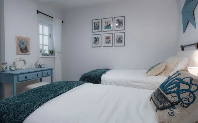 The Sand Castle - 2 Bedroom Apartment - Tenby