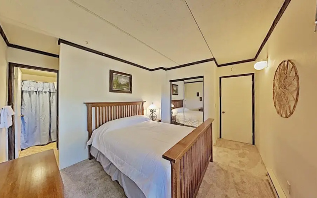 Comfortable Cozy 2 Bedroom Condo with Loft!