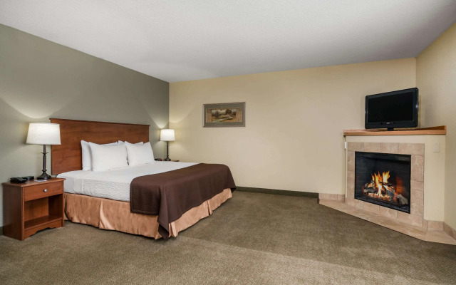 AmericInn by Wyndham Newton