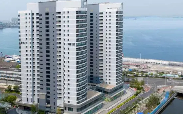 Tanyue Seaview Hotel (Zhanjiang Jinshawan Beach Wanda Plaza Branch)