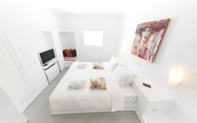 Trieris Villa & Suites
