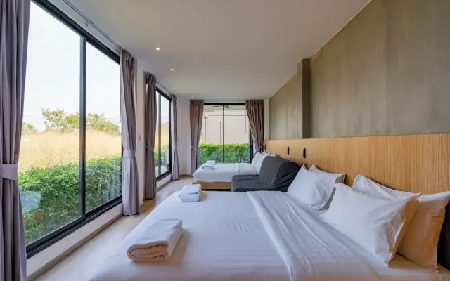 8 Valley KhaoYai