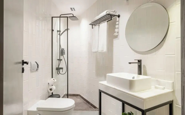 Grey l studio apartments Downtown Cairo Ouzonian House