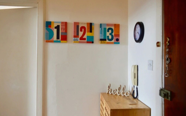 Sophisticated and Bright One Bed in Leith