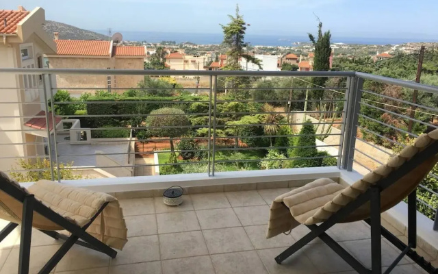 Stunning 4-bed Villa in Lagonisi Kalivia Thorikou