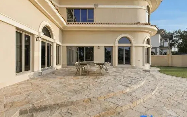 Luxury 5BR+M Private Villa | Direct Beach Access