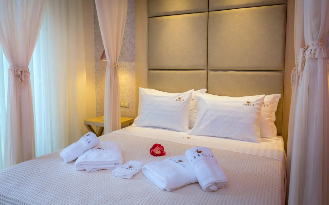 Lobelia Luxury Suites