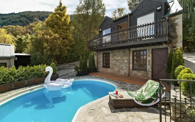 Alpine Cottage