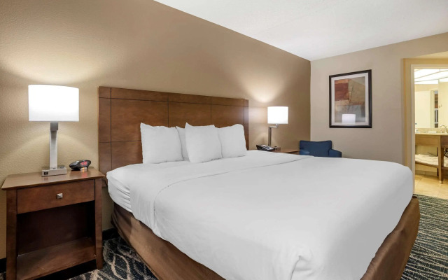 Comfort Inn & Suites Newark - Wilmington
