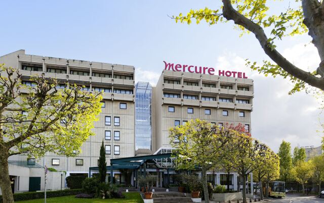 Отель Mercure Paris Porte de Versailles Expo вид на фасад