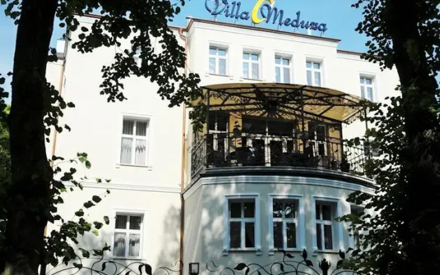Villa Meduza