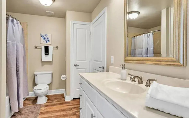 FRONTDESK Calais Midtown Apts Houston