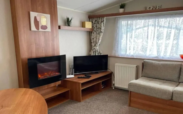 Immaculate 2-bed Sleeps 6 in Pevensey Bay
