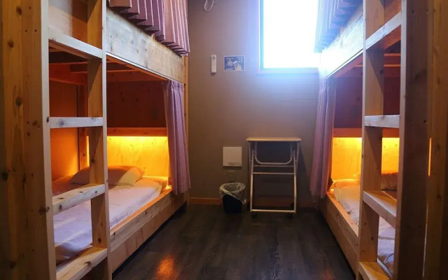 HOSTEL Co-EDO