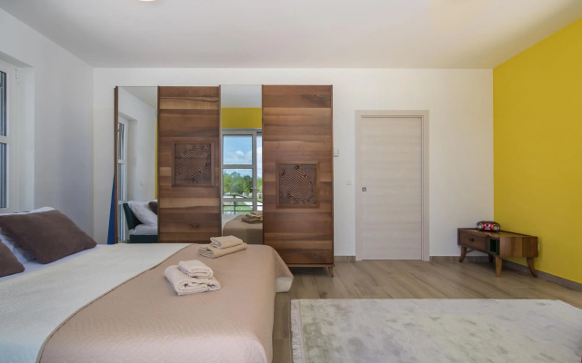Arkaim in Filipana with 5 bedrooms and 5 bathrooms