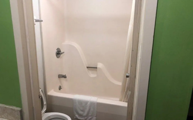 Red Roof Inn Radcliff - Fort Knox