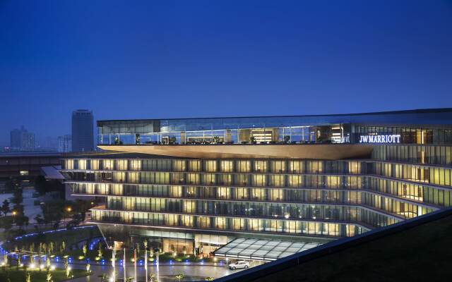 JW Marriott Hotel Hanoi вид на фасад