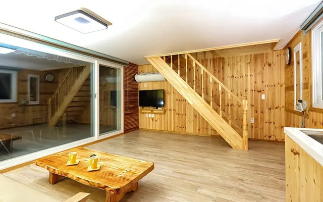 Yeosu Pierre Mont Pension