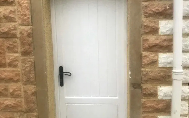 Studio in Beaune, With Enclosed Garden and Wifi
