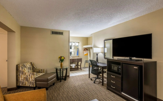 Quality Inn University