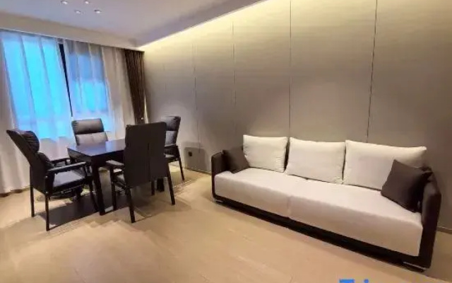 Home Inn Plus Pax Hotel (Xi'an Tianwang Metro Station)