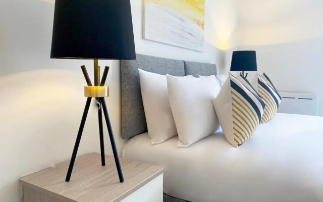 Fleet Heights Apartment Six
