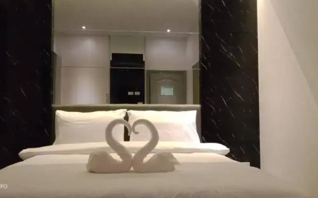 Chics Resort