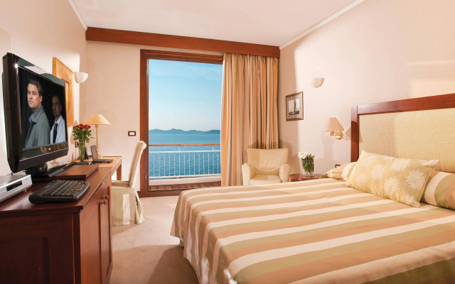 Grand Resort Lagonissi