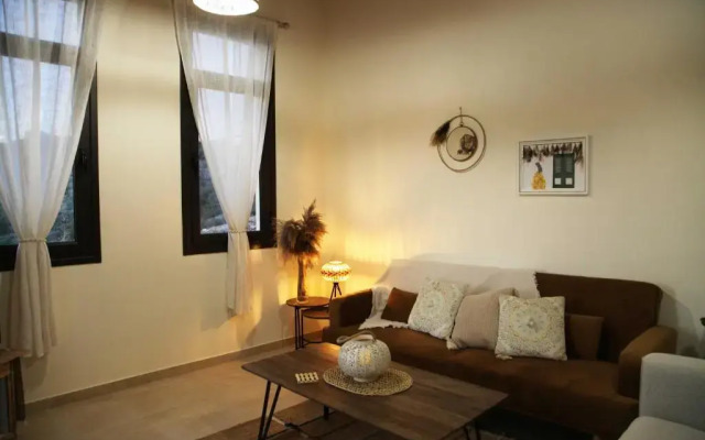 Artista Roustik Apartment