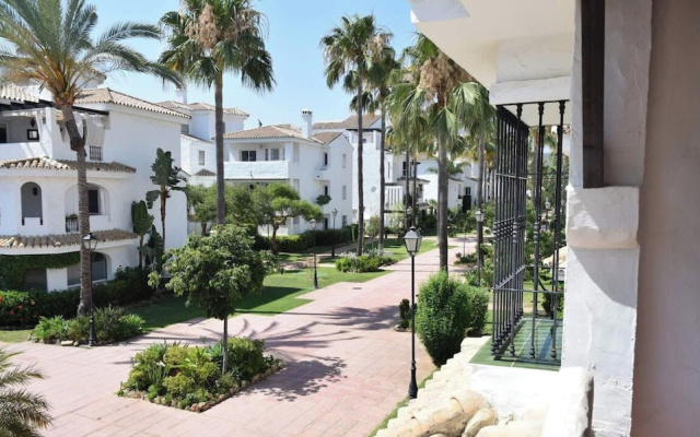 Bright 2 Bedroom First Floor F-4