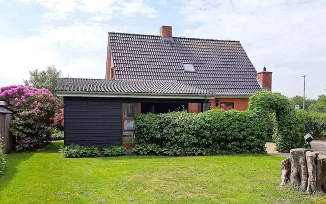 Cozy Holiday Home in RÃ¸dby With Beach Nearby