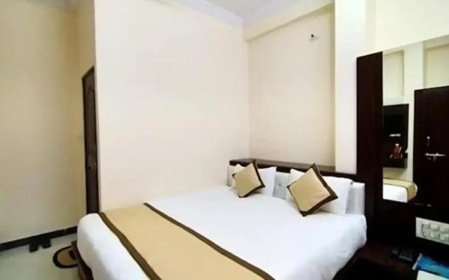 Fabhotel Ambuj