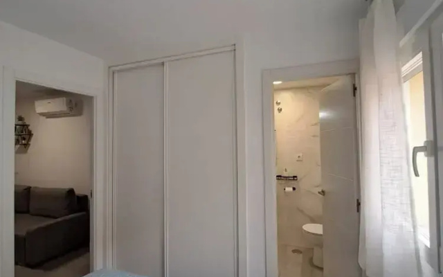 Charming Apartment up to 4 Persons 3 min to Metro