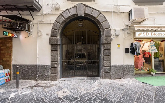 Via Avvocata 25 in Napoli